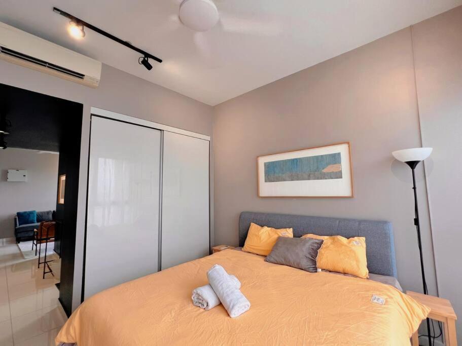 Studio Staycation D'Sara @ Linked Mrt, Near Thomson Hospital & Sungai Buloh Hospital المظهر الخارجي الصورة