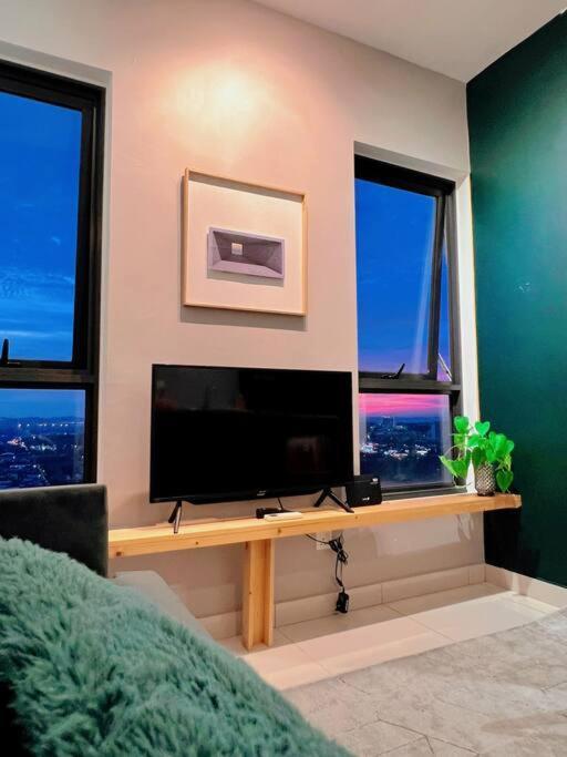 Studio Staycation D'Sara @ Linked Mrt, Near Thomson Hospital & Sungai Buloh Hospital المظهر الخارجي الصورة